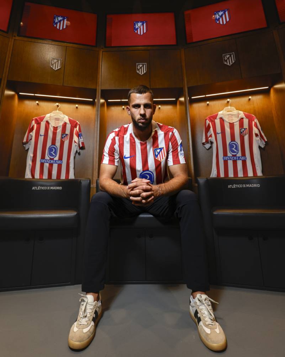 بعد اتفاق الطرفين على الانتقال.. مَنْ حوّل مسار «هانكو» من النصر إلى أتلتيكو مدريد؟ بعد اتفاق الطرفين على الانتقال.. مَنْ حوّل مسار «هانكو» من النصر إلى أتلتيكو مدريد؟