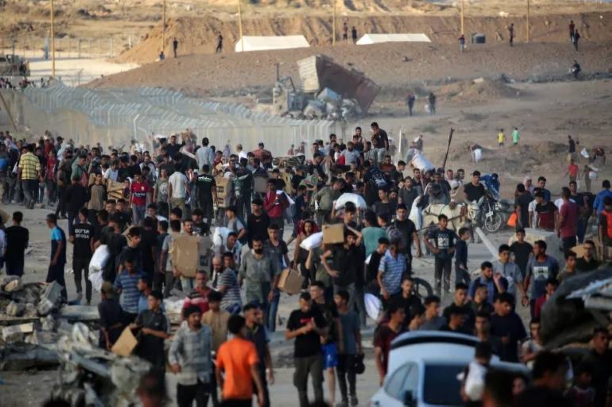 مقتل 25 فلسطينياً بينهم منتظرو مساعدات في غزة مقتل 25 فلسطينياً بينهم منتظرو مساعدات في غزة