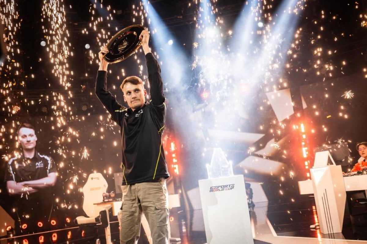 عمرو دياب يضيء سماء الرياض بحفل استثنائي في مسرح أبو بكر سالم عمرو دياب يضيء سماء الرياض بحفل استثنائي في مسرح أبو بكر سالم