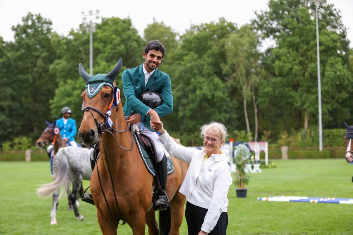 السعودي خالد المبطي يقفز حواجز أوروبا ويُتوج ثالثاً في الجائزة الكبرى