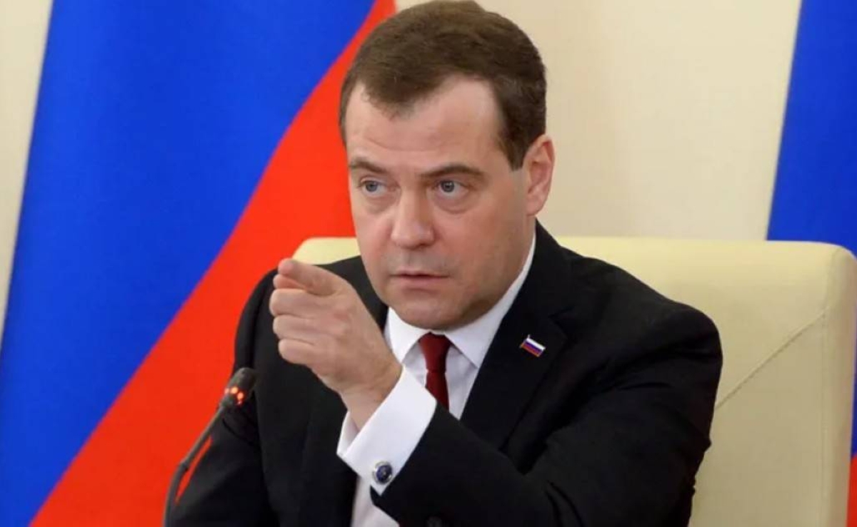 ميدفيديف يتحدى ترمب: روسيا ليست إسرائيل.. والإنذارات خطوة نحو الحرب ميدفيديف يتحدى ترمب: روسيا ليست إسرائيل.. والإنذارات خطوة نحو الحرب