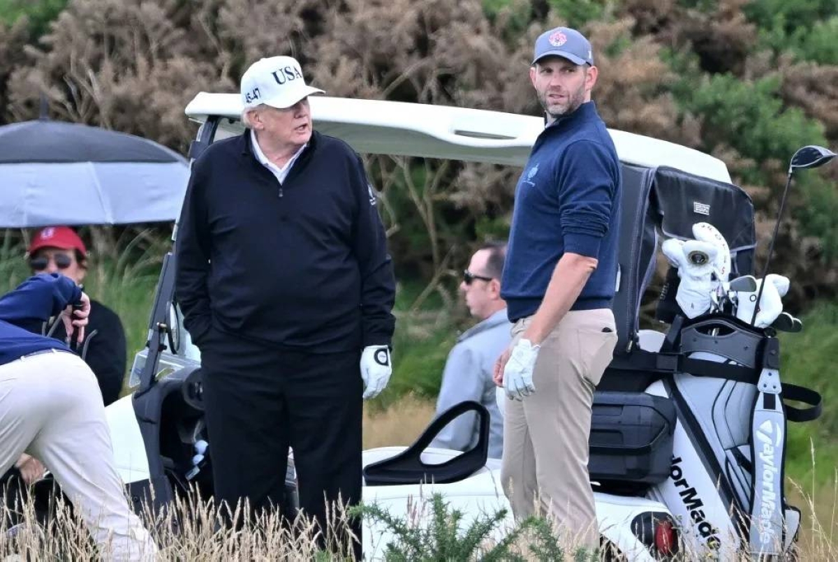 ترمب: نسعى لتسوية النزاع في غزة.. والتنسيق مستمر مع نتنياهو ترمب: نسعى لتسوية النزاع في غزة.. والتنسيق مستمر مع نتنياهو