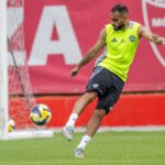 استبعد من حسابات «يايسله».. محمد المجحد يكسر عقده مع «الأهلي» وينتقل إلى «العُلا»