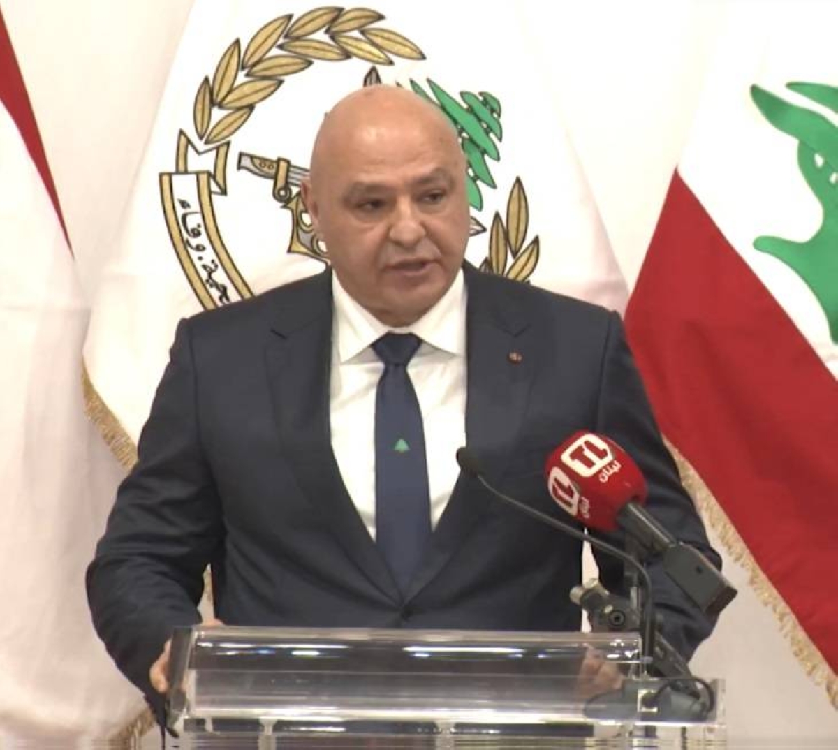 عون: لا دولة بسلاحين... والجيش هو العنوان عون: لا دولة بسلاحين... والجيش هو العنوان