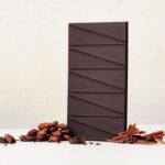 فيديو: الشوكولاتة الداكنة.. مركب غذائي غني بالفوائد الصحية