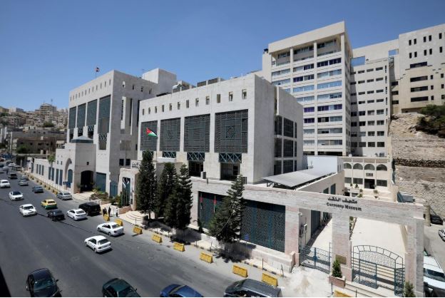 البنك المركزي يطرح سندات لصالح الحكومة بـ 2.825 مليار دينار منذ بداية العام البنك المركزي يطرح سندات لصالح الحكومة بـ 2.825 مليار دينار منذ بداية العام