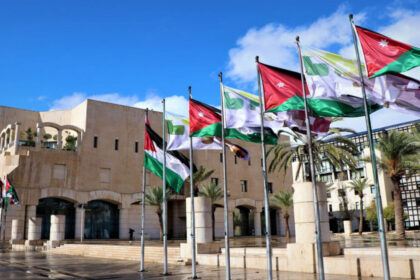 صرف دفعة جديدة من قروض صندوق إسكان موظفي أمانة عمان