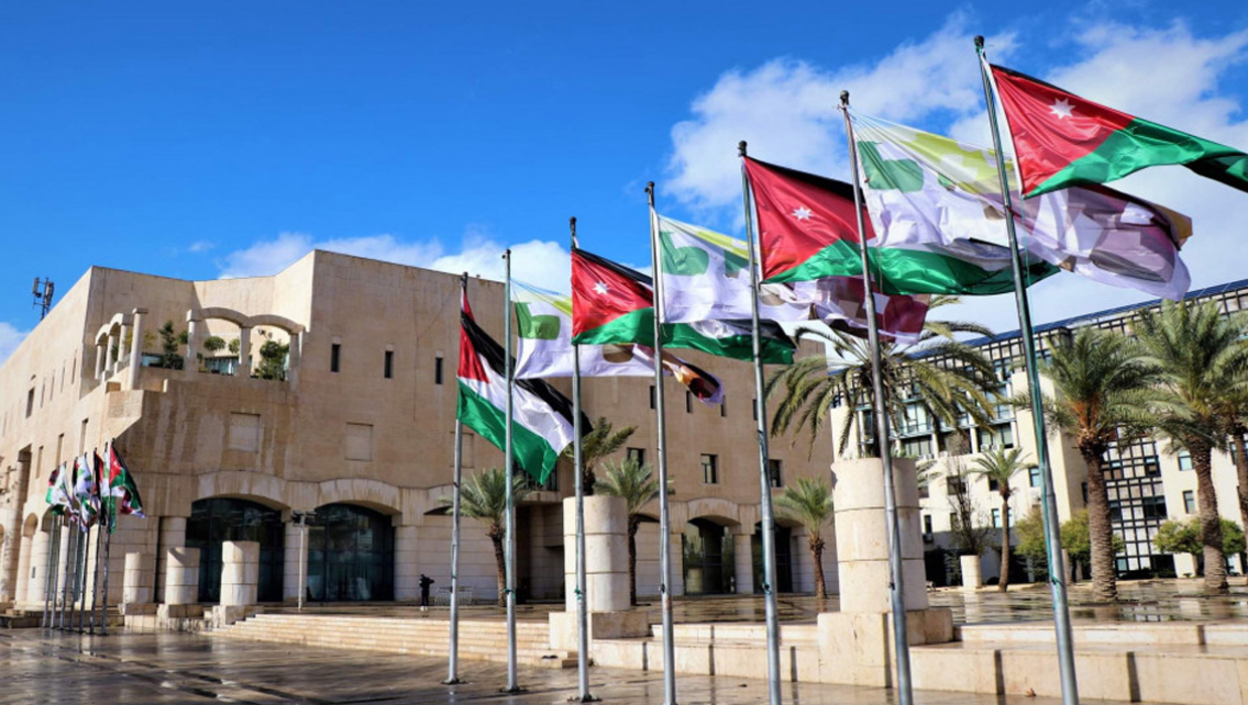 صرف دفعة جديدة من قروض صندوق إسكان موظفي أمانة عمان صرف دفعة جديدة من قروض صندوق إسكان موظفي أمانة عمان