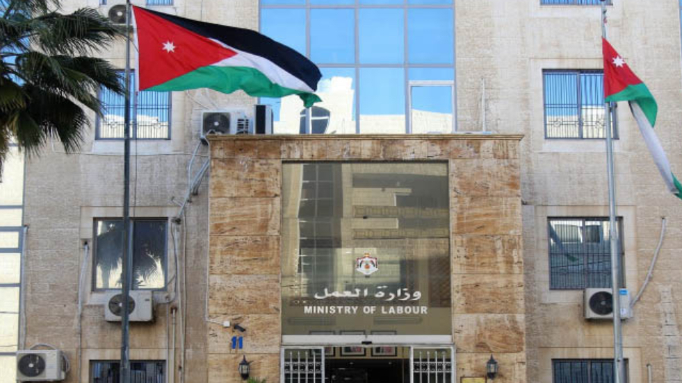 العمل تحرر 3413 مخالفة وتنذر 3181 منشأة خلال 5 أشهر العمل تحرر 3413 مخالفة وتنذر 3181 منشأة خلال 5 أشهر