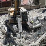 الاحتلال يُجبر عائلتين على هدم منزليهما في مدينة القدس المحتلة​ 