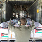 القوات المسلحة تنفذ إنزالي مساعدات على قطاع غزة بمشاركة الإمارات