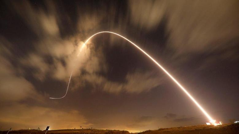 مصدر رسمي: اعتراض الصواريخ اليمنية يكون خارج الأجواء الأردنية مصدر رسمي: اعتراض الصواريخ اليمنية يكون خارج الأجواء الأردنية