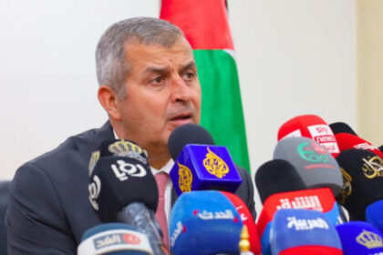 الخرابشة: دراسة لرفع قدرة خط الكهرباء الأردني السوري لـ300 ميغا واط