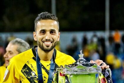 نادي الحسين إربد يجدد عقد اللاعب رجائي عايد