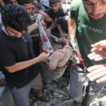 15 شهيدا أغلبهم من عائلة واحدة بقصف الاحتلال خيام النازحين في خان يونس​ 