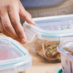 رموز من حرفين على عبوات الطعام البلاستيكية تكشف مدى سلامتها