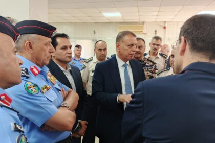 وزير الداخلية يفتتح مبنى الحافلات وغرفة الإدارة المتكاملة في مركز حدود جابر