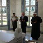 نائب الملك يزور ضريح الملك طلال بن عبدالله