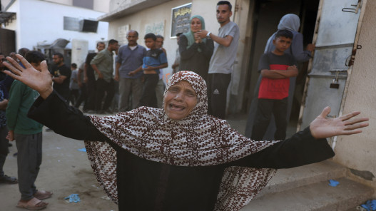 25 شهيدا في غزة منذ فجر السبت.. 13 منهم من منتظري المساعدات  25 شهيدا في غزة منذ فجر السبت.. 13 منهم من منتظري المساعدات