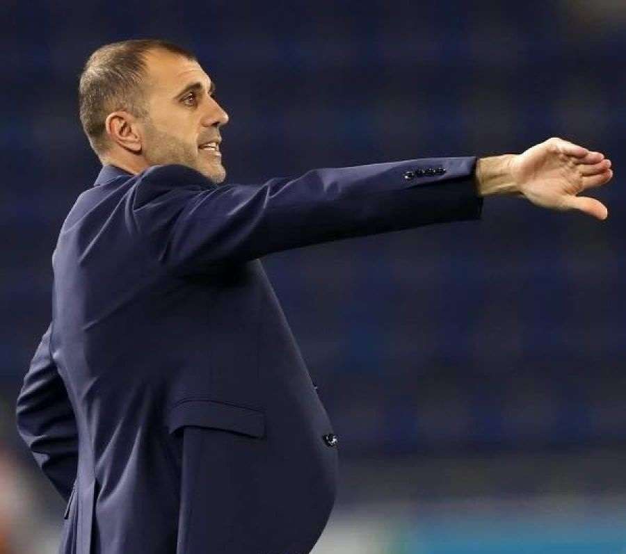 المدرب الوطني هايل يلتحق بمعسكر العربي الكويتي في أبو ظبي