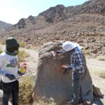 استكمال وضع العلامات الإرشادية على مسار العقبة وادي رم