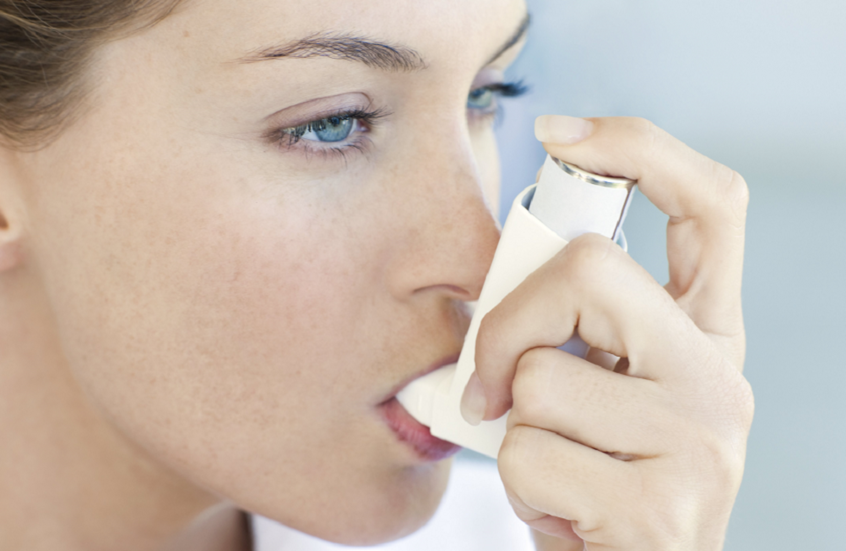 تحذير طبي.. المكياج قد يزيد خطر الإصابة بالربو تحذير طبي.. المكياج قد يزيد خطر الإصابة بالربو