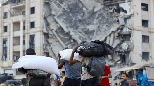 الهيئة الخيرية: وزعنا الطحين على الغزيين بشكل مباشر الهيئة الخيرية: وزعنا الطحين على الغزيين بشكل مباشر