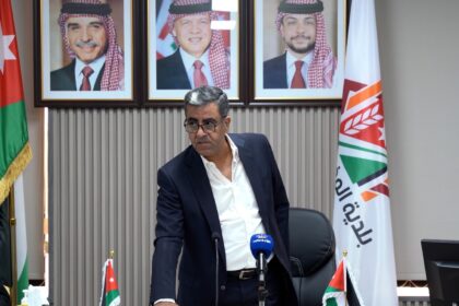 لجنة بلدية المفرق الكبرى تعقد اجتماعها الأول برئاسة الفايز وأعضاء اللجنة