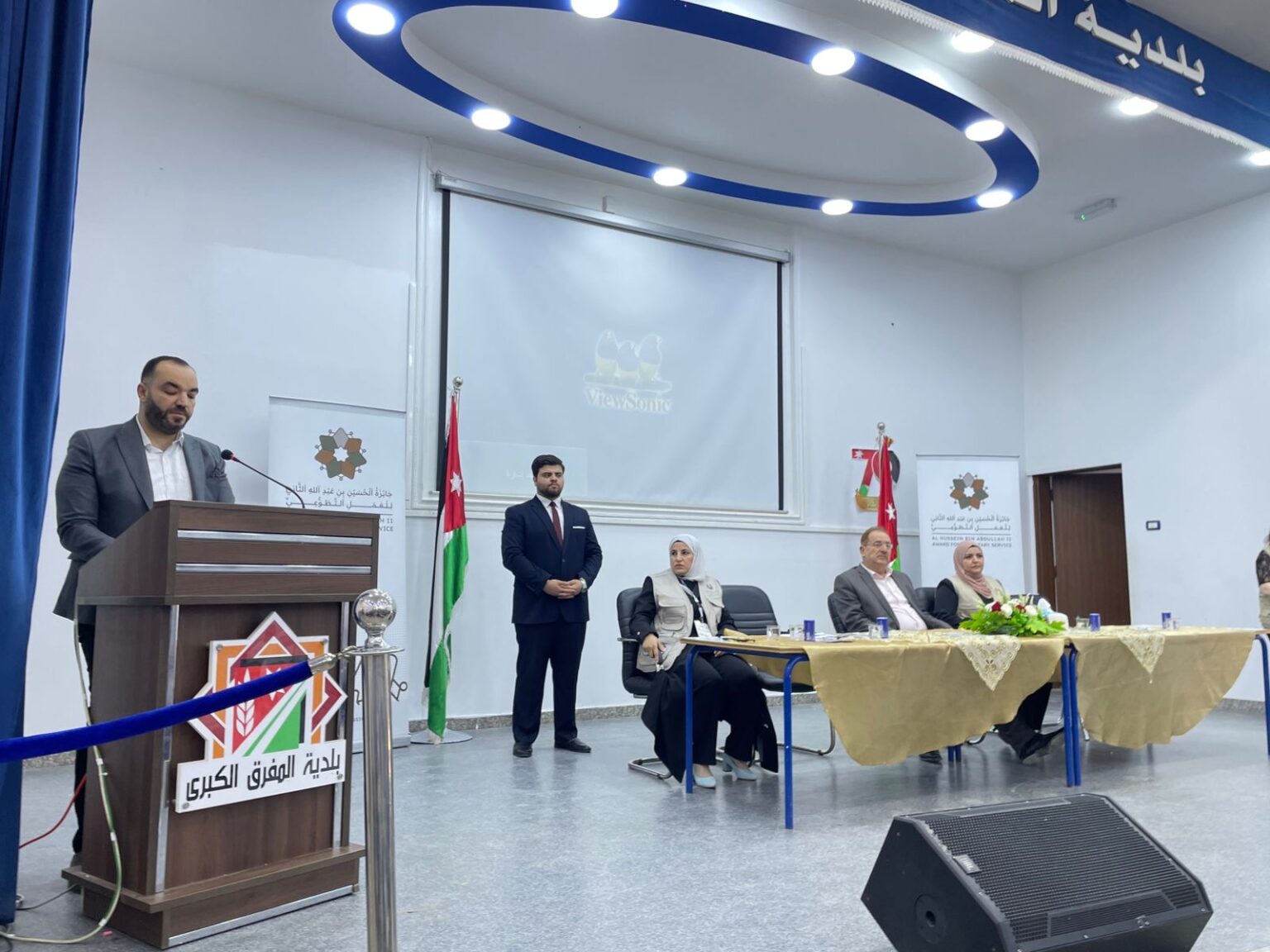 جلسة تعريفية جماهيرية بجائزة الحسين بن عبدالله الثاني للعمل التطوعي في المفرق جلسة تعريفية جماهيرية بجائزة الحسين بن عبدالله الثاني للعمل التطوعي في المفرق