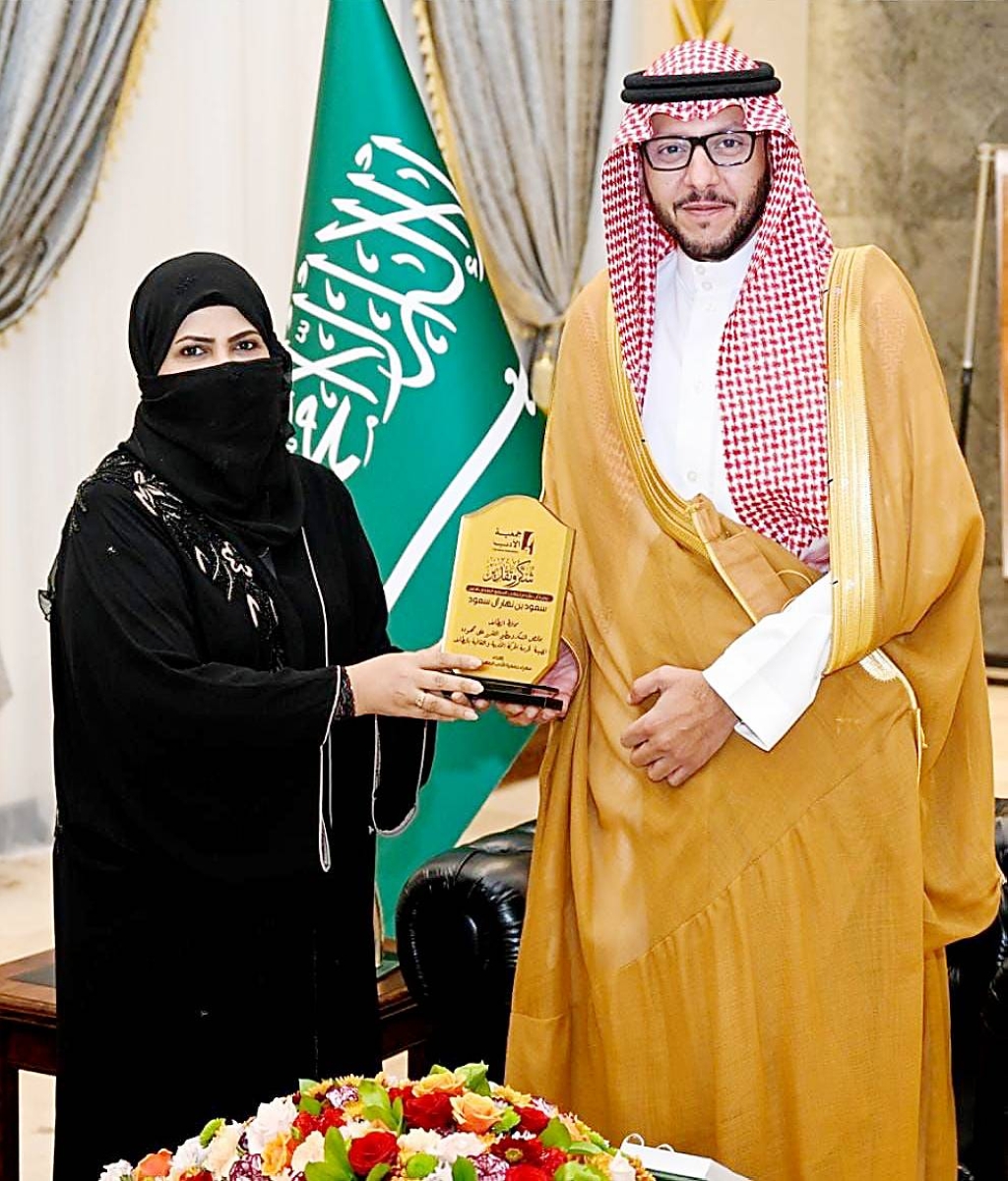 مستورة العرابي: الشعر روحي والنقد عقلي والحداثة ليست تجاوزاً للتراث مستورة العرابي: الشعر روحي والنقد عقلي والحداثة ليست تجاوزاً للتراث