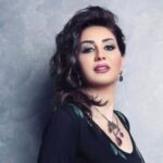 وفاء عامر تكشف لـ «عكاظ» حقيقة هروبها من مصر