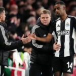 مدرب نيوكاسل يوضح موقفه من مستقبل إيزاك