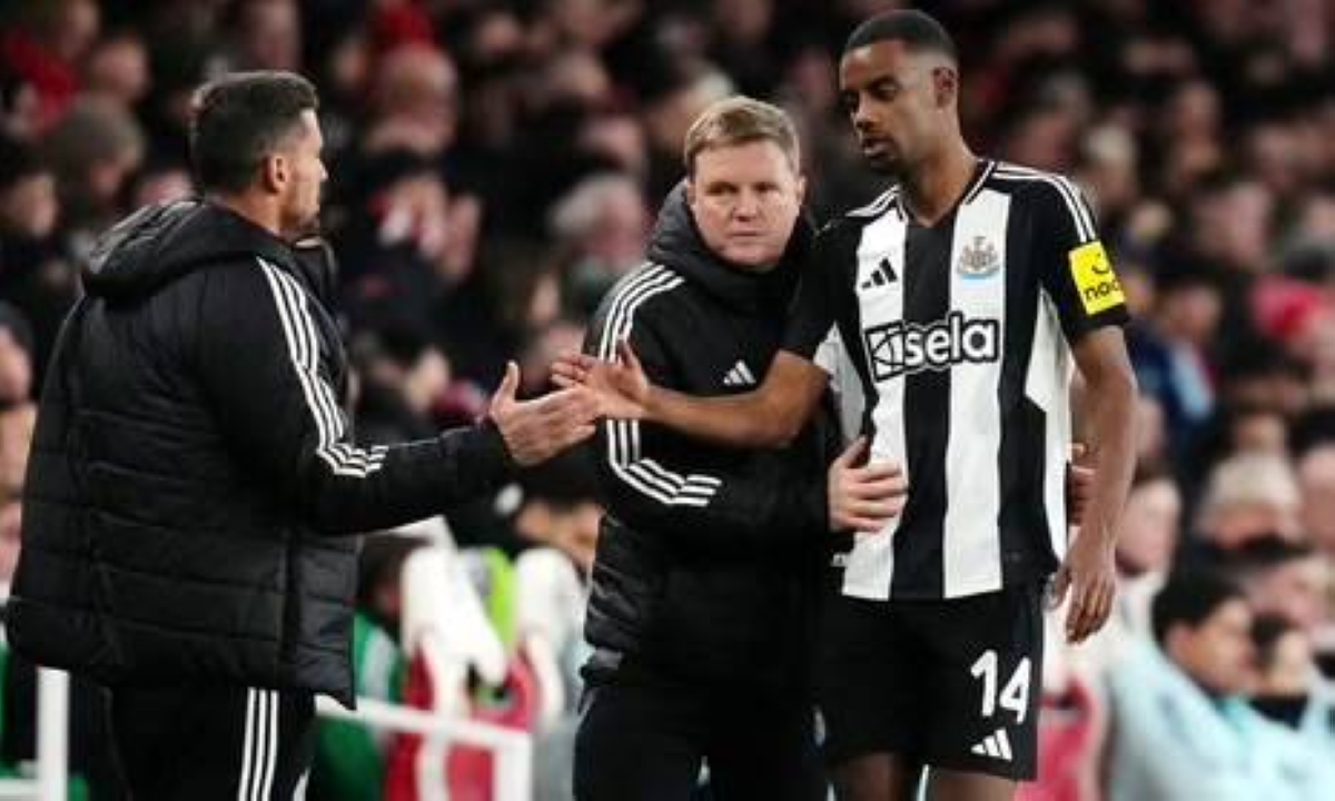 مدرب نيوكاسل يوضح موقفه من مستقبل إيزاك