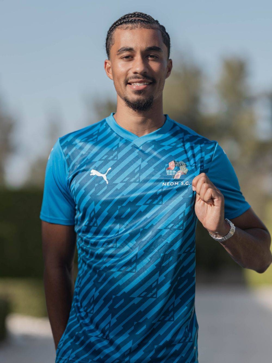 نيوم.. أنامل فرنسية ترسم المشروع الكروي لمدينة «الخيال»