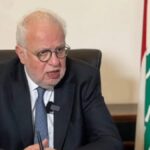 وزير العدل اللبناني: لن نسمح لحزب الله بجر البلاد إلى الانتحار