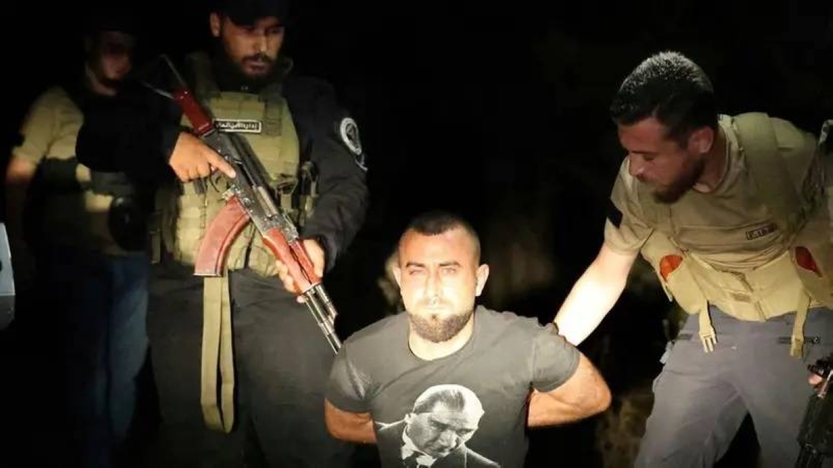 سورية: إحباط تفجير كنيسة.. واعتقال عنصرين من فلول الأسد سورية: إحباط تفجير كنيسة.. واعتقال عنصرين من فلول الأسد