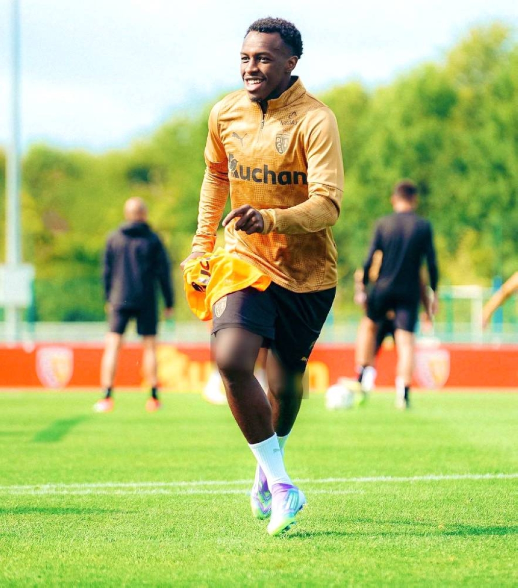 سعود عبدالحميد يظهر مع لانس أمام ليون سعود عبدالحميد يظهر مع لانس أمام ليون