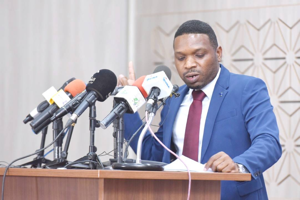 الشاعر عبدالمنعم حسن: أسعى وراء شِعر المناسبات ويذهب جُفاء الشاعر عبدالمنعم حسن: أسعى وراء شِعر المناسبات ويذهب جُفاء