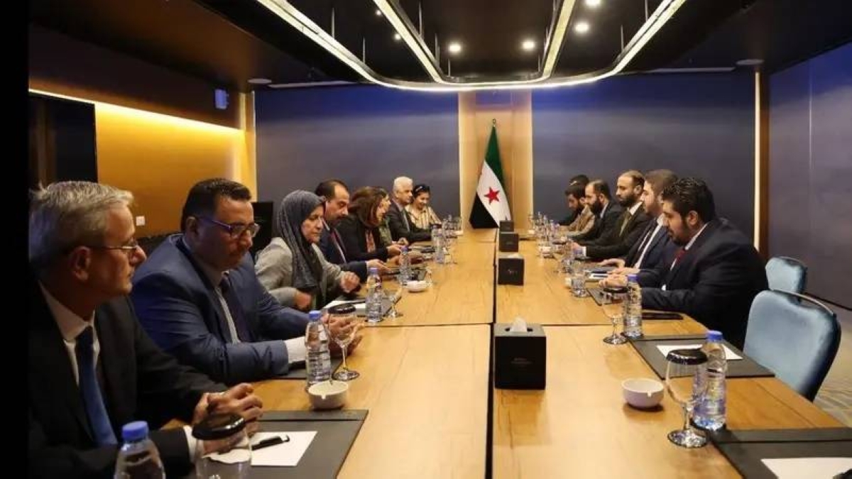 مسؤول سوري: الحكومة لن تشارك في اجتماعات مع «قسد» في باريس مسؤول سوري: الحكومة لن تشارك في اجتماعات مع «قسد» في باريس