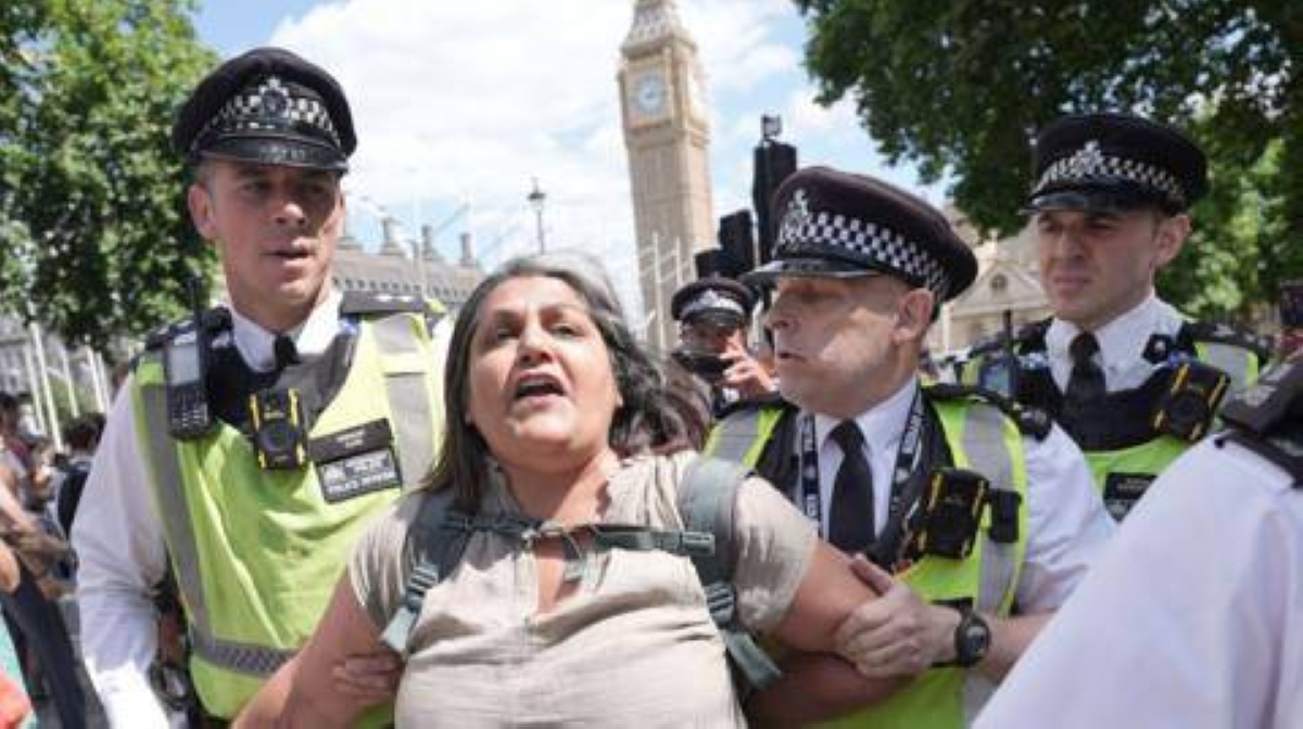 بريطانيا تعتقل 365 متظاهراً مؤيداً لحركة «فلسطين أكشن» بريطانيا تعتقل 365 متظاهراً مؤيداً لحركة «فلسطين أكشن»