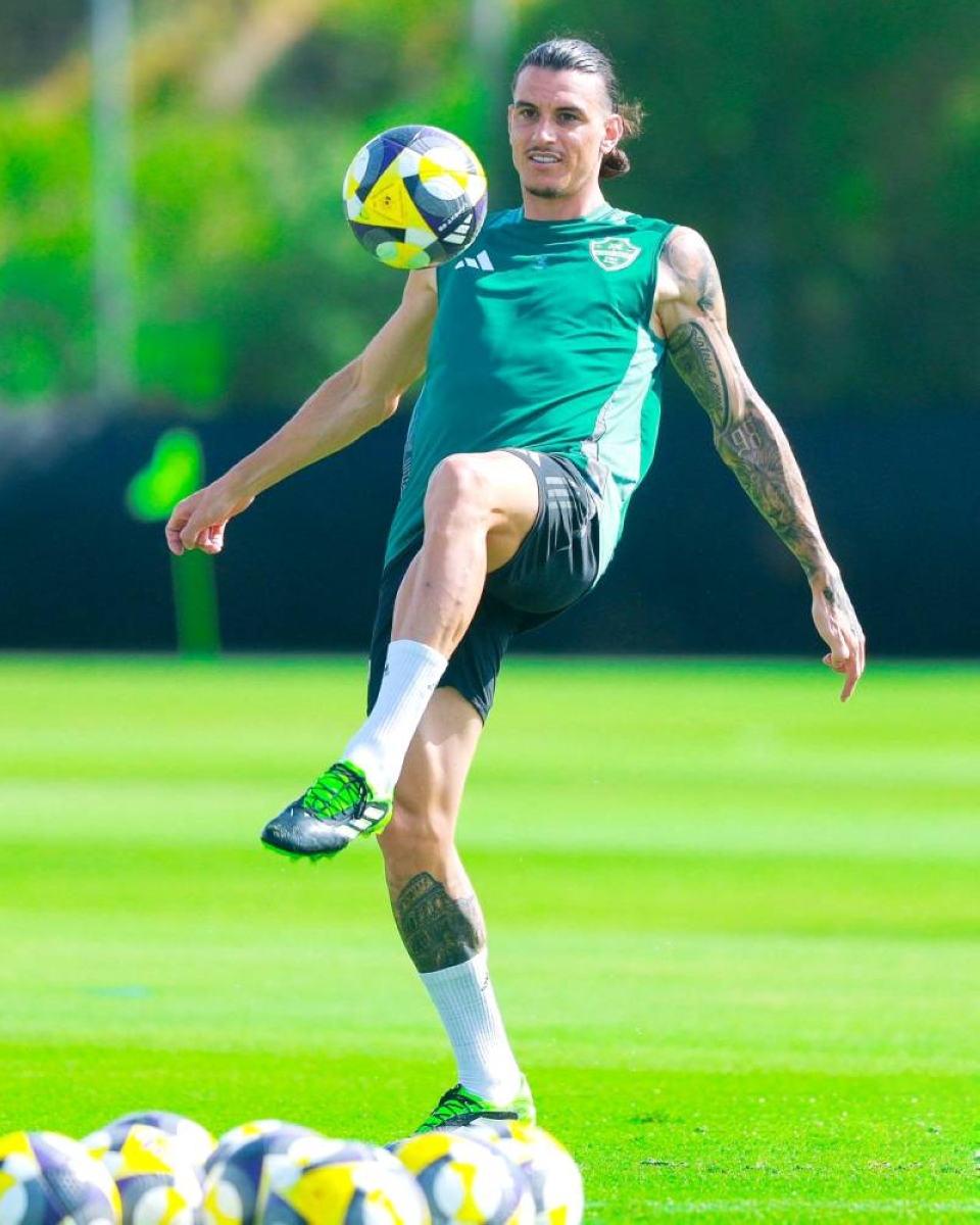 ودية الرياض تجهز الأهلي لموقعة القادسية ودية الرياض تجهز الأهلي لموقعة القادسية