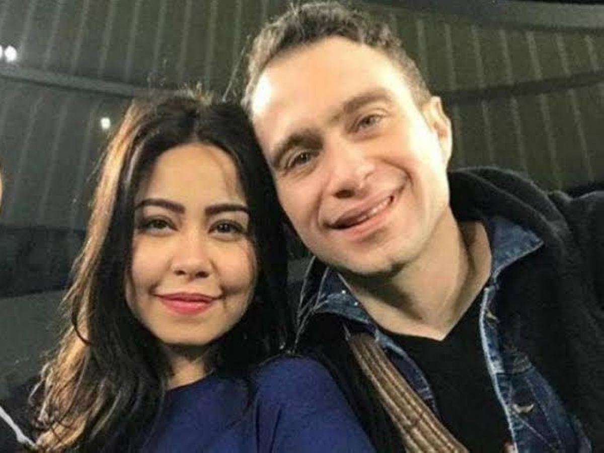 قدمت بلاغاً رسمياً .. شيرين: «حسام» سرق شيكين على بياض من منزلي قدمت بلاغاً رسمياً .. شيرين: «حسام» سرق شيكين على بياض من منزلي