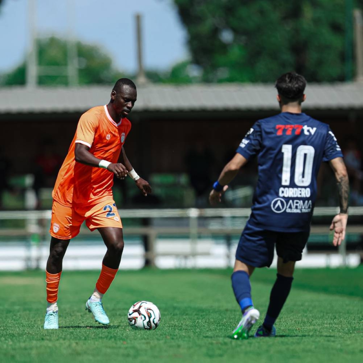 الفيحاء يوقّع مع الجوعي ويستأنف تدريباته الفيحاء يوقّع مع الجوعي ويستأنف تدريباته