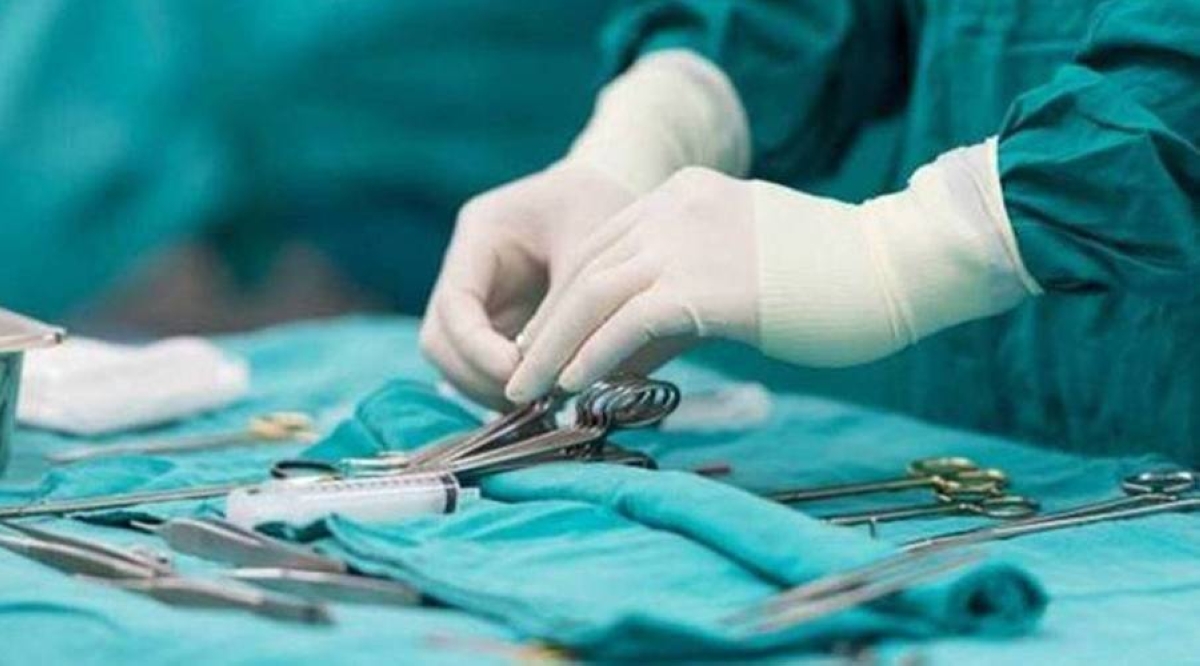 استئصال ورم ليفي بحجم 5 أطفال من امرأة هندية