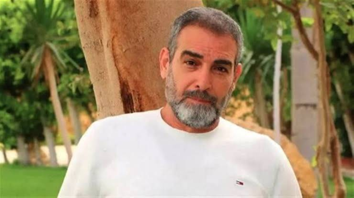 أحمد عبدالعزيز يلجأ إلى القضاء في واقعة أزمة مصافحة شاب.. ما القصة؟ أحمد عبدالعزيز يلجأ إلى القضاء في واقعة أزمة مصافحة شاب.. ما القصة؟