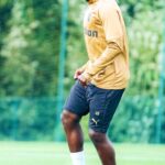 سعود ينطلق مع لانس بمواجهة أولمبيك ليون في الدوري الفرنسي