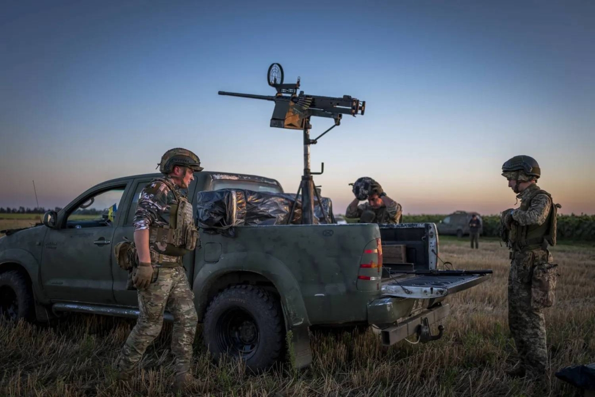 قبل يوم من قمة ألاسكا.. هجمات أوكرانية تستهدف مباني ومنشآت نفطية قبل يوم من قمة ألاسكا.. هجمات أوكرانية تستهدف مباني ومنشآت نفطية