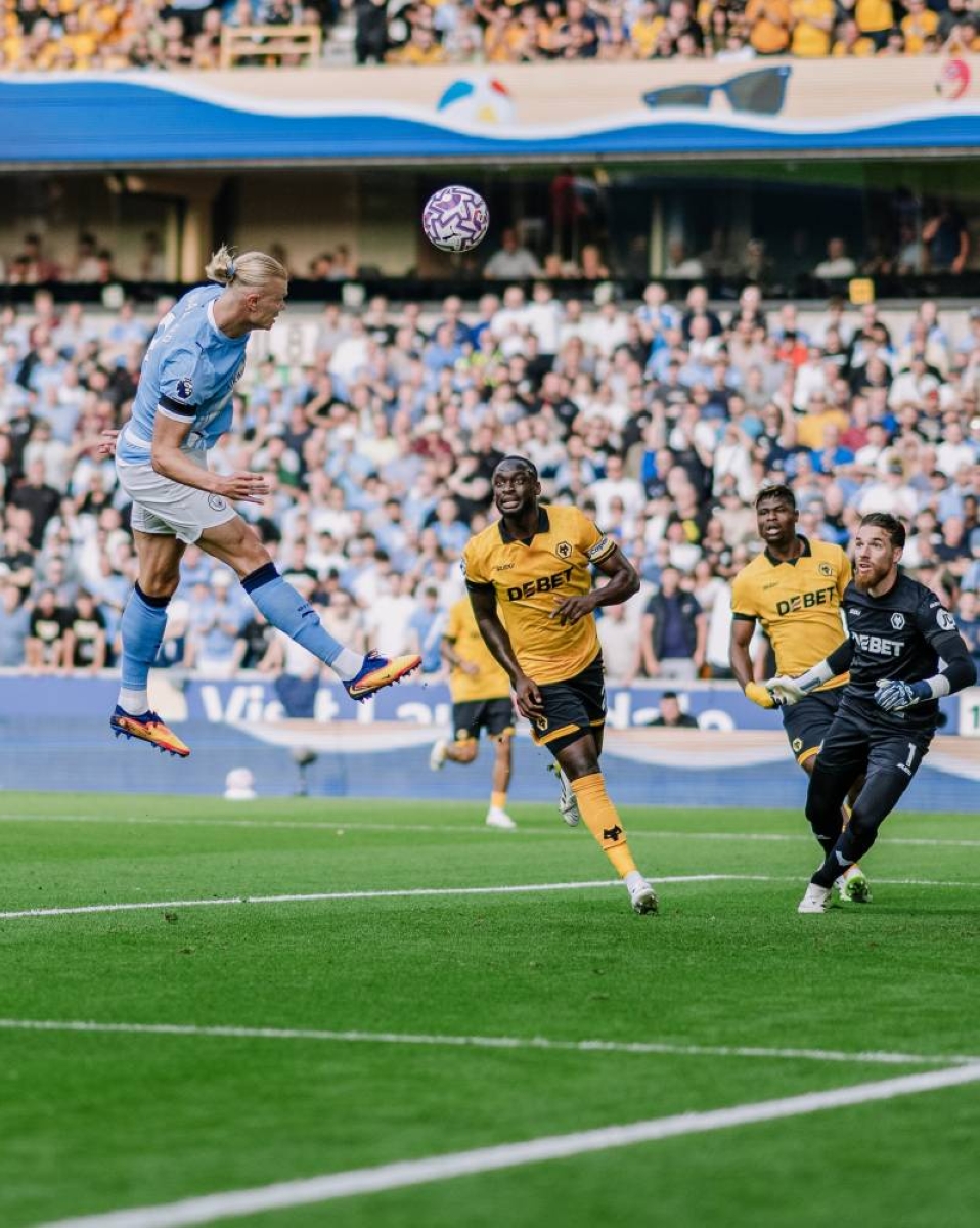 مانشستر سيتي يكتسح وولفر هامبتون برباعية.. وتوتنهام ينتصر بثلاثية على بيرنلي مانشستر سيتي يكتسح وولفر هامبتون برباعية.. وتوتنهام ينتصر بثلاثية على بيرنلي