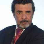 فنان مصري شهير يتعرّض لحادثة غرق.. ويكشف لـ «عكاظ» التفاصيل