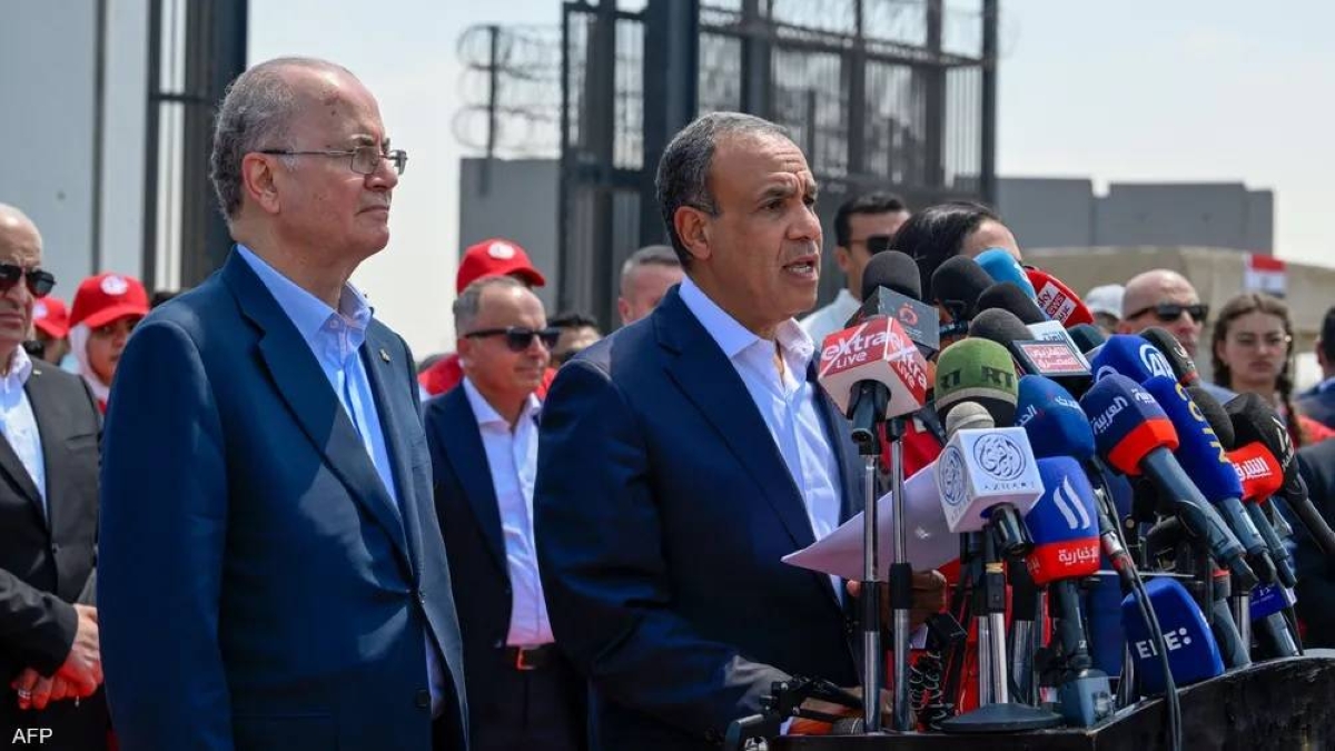 رئيس الوزراء الفلسطيني: لجنة مؤقتة لإدارة قطاع غزة قريباً رئيس الوزراء الفلسطيني: لجنة مؤقتة لإدارة قطاع غزة قريباً